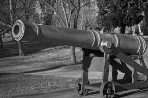 photo of a cannon from the Spanish American war